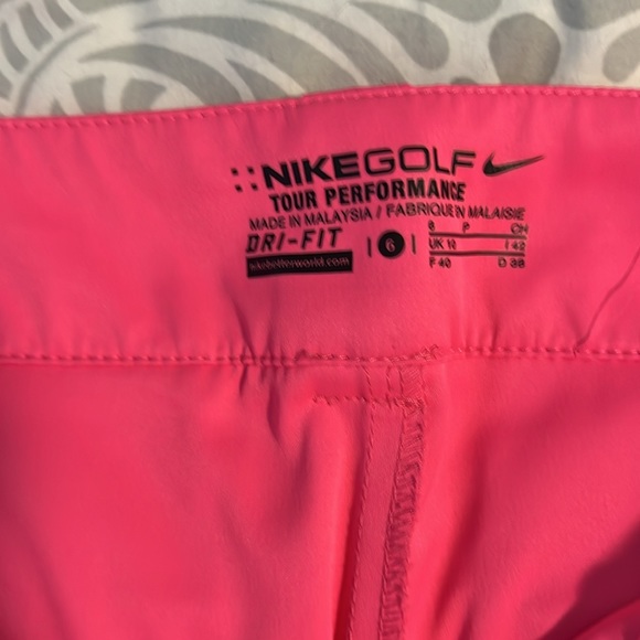 Women’s Nike golf skirt in Barbie pink size 6 - Picture 3 of 4